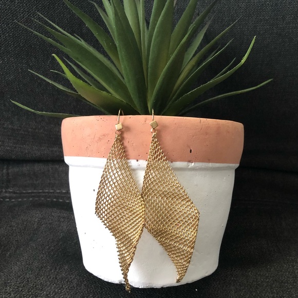 boutique Jewelry - Gold Chainmail Ribbon Earrings